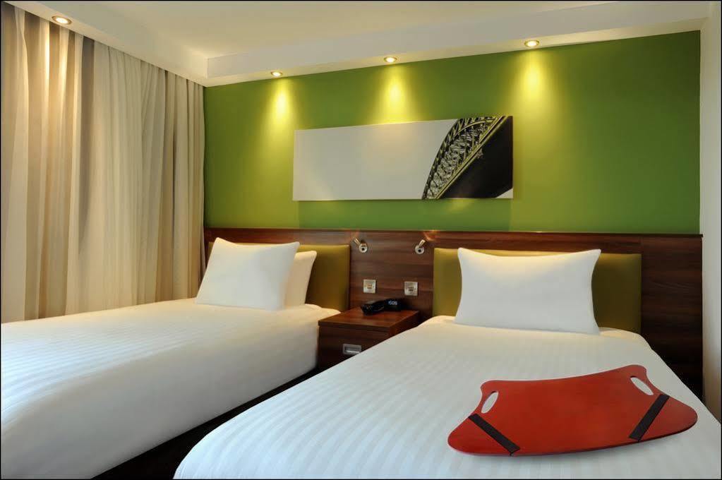 Hampton By Hilton Newcastle Hotel Luaran gambar